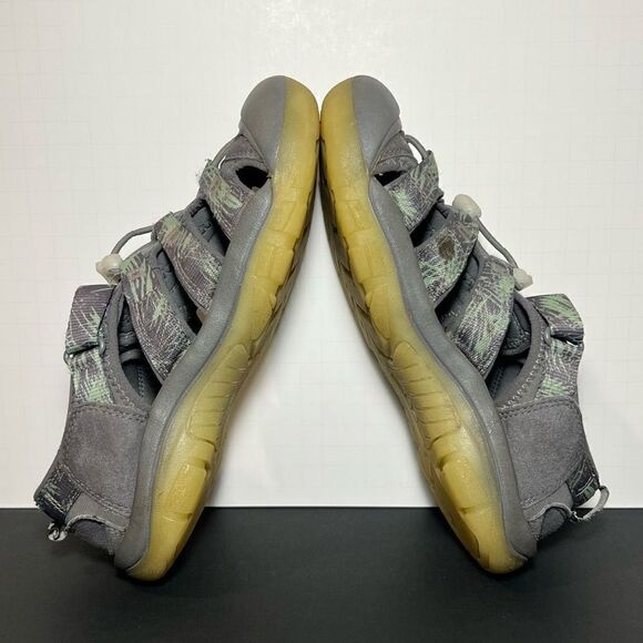 Youth KEEN Newport H2 Glow In The Dark Sandals / Size 5 - Picture 6 of 8